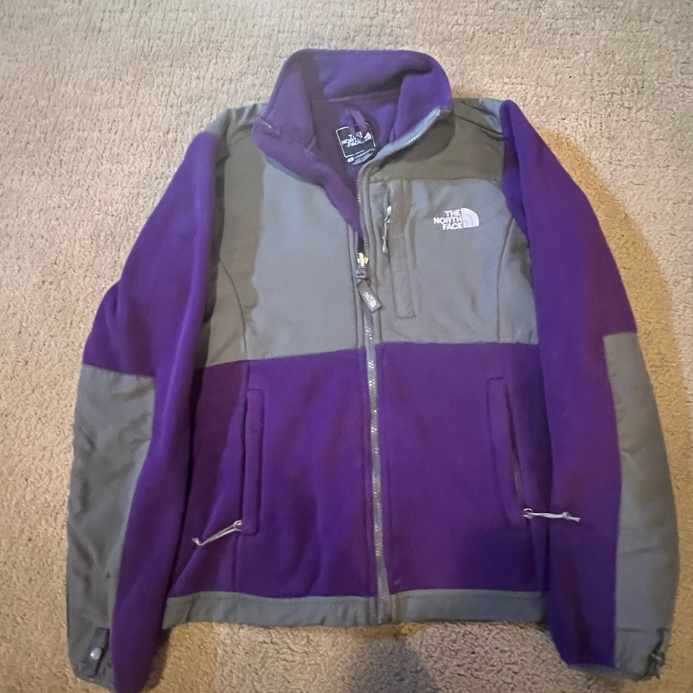 Women’s The north face, Denali size medium.